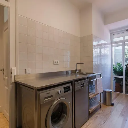 Lovelystay - Sunny Designer With River Views Apartamento